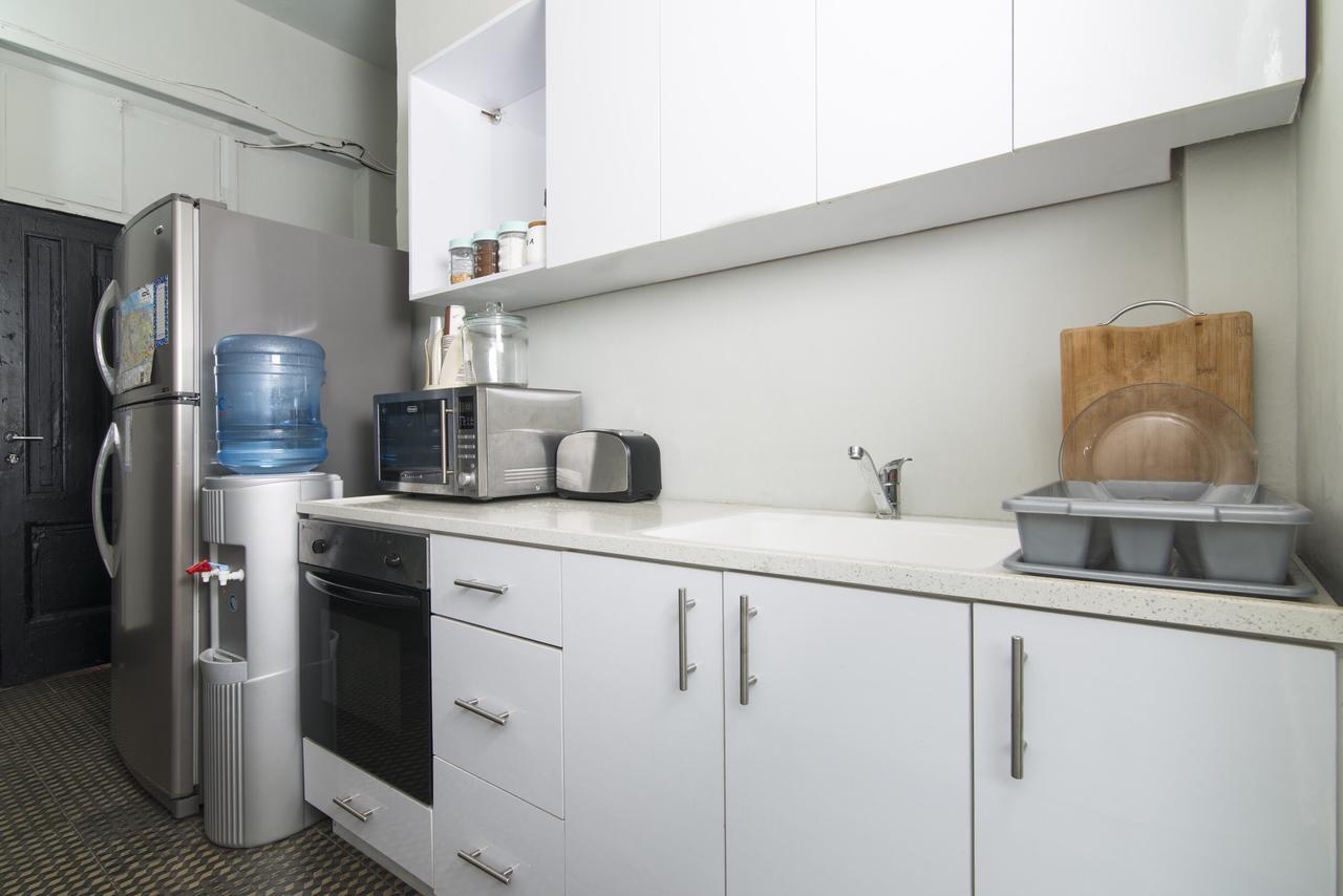 Sapir Hostel (Adults Only) Tel Aviv Esterno foto