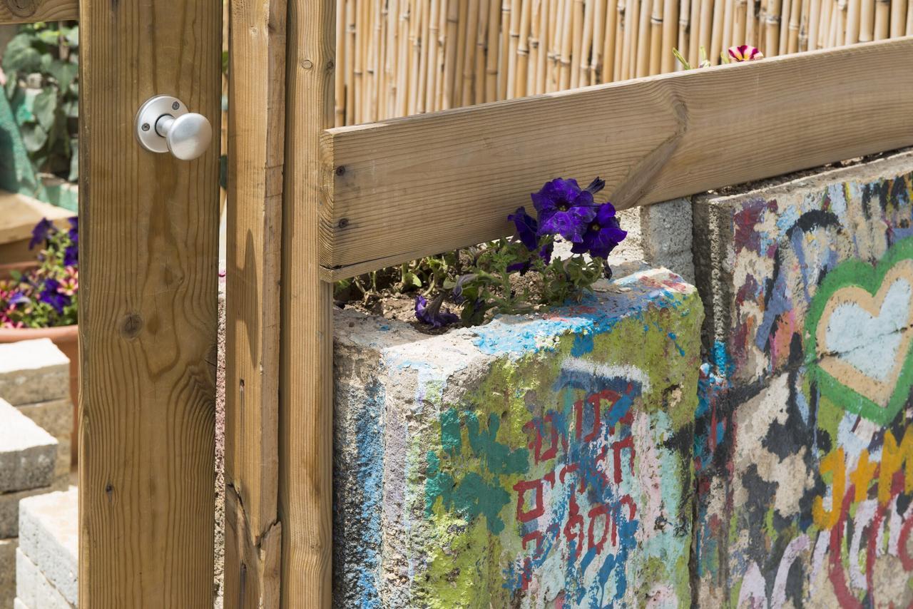Sapir Hostel (Adults Only) Tel Aviv Esterno foto