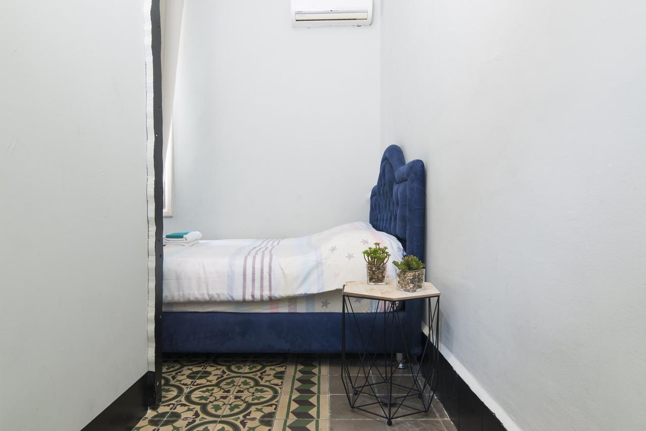 Sapir Hostel (Adults Only) Tel Aviv Esterno foto