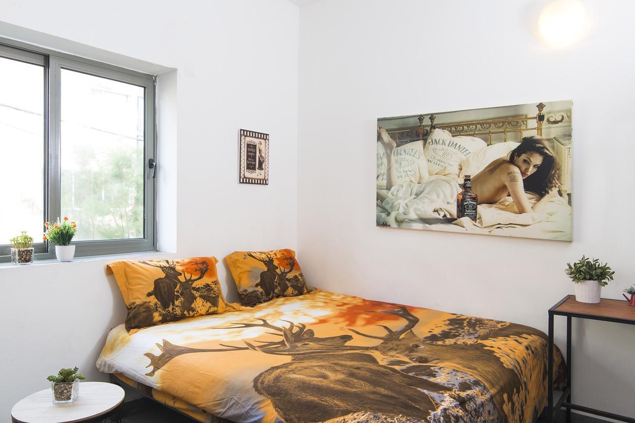 Sapir Hostel (Adults Only) Tel Aviv Esterno foto
