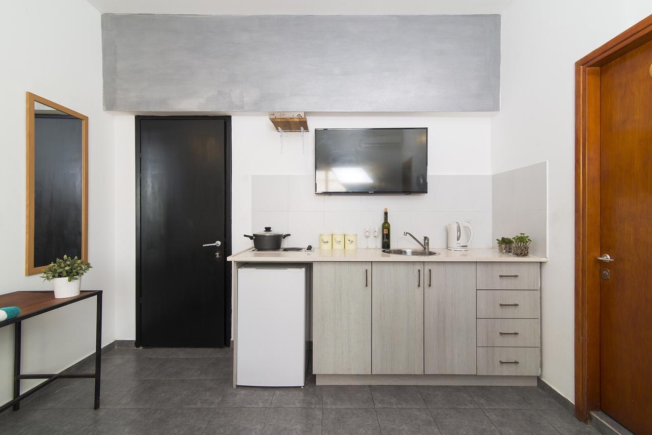 Sapir Hostel (Adults Only) Tel Aviv Esterno foto