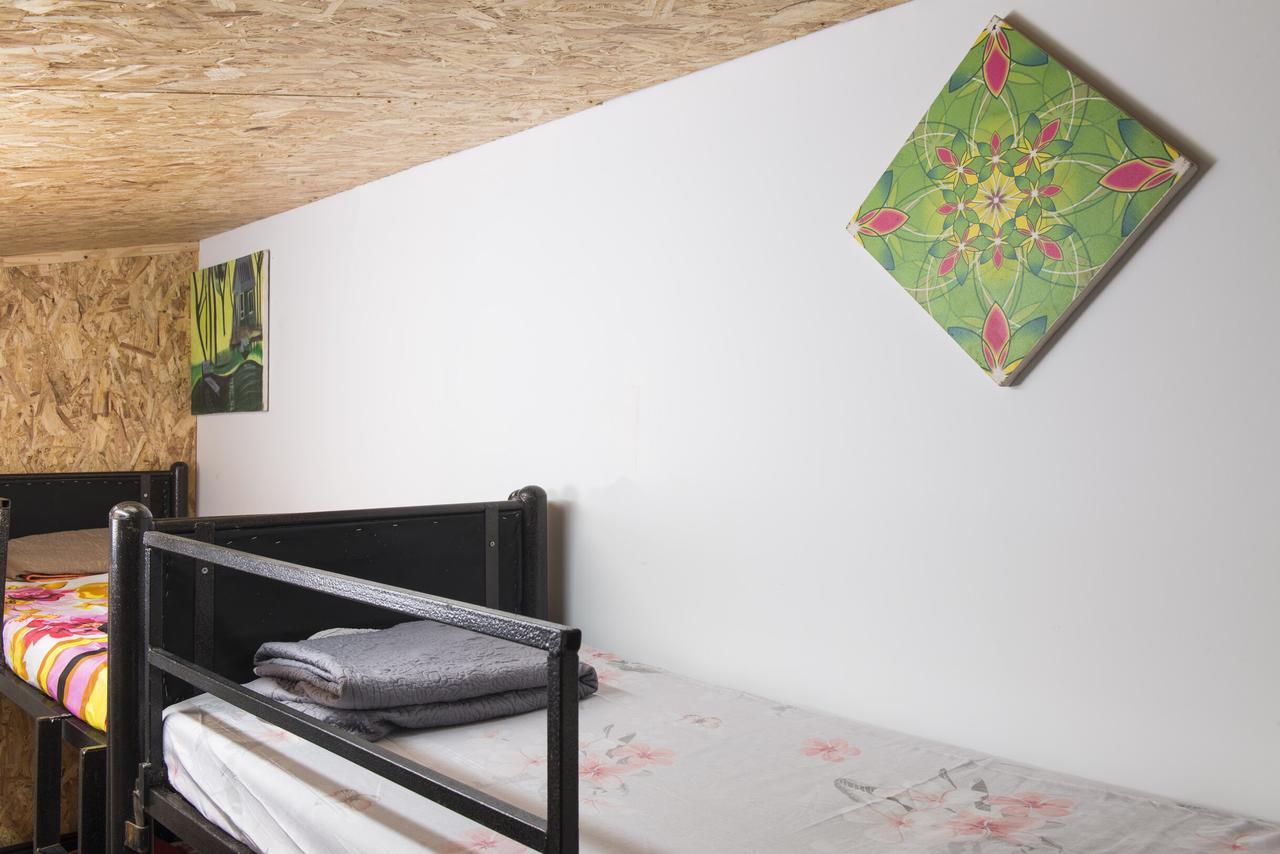 Sapir Hostel (Adults Only) Tel Aviv Esterno foto