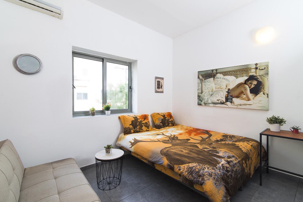 Sapir Hostel (Adults Only) Tel Aviv Esterno foto