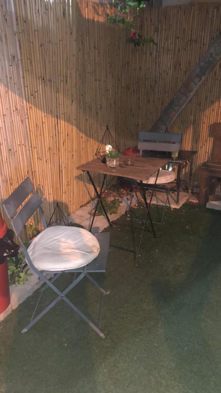 Sapir Hostel (Adults Only) Tel Aviv Esterno foto