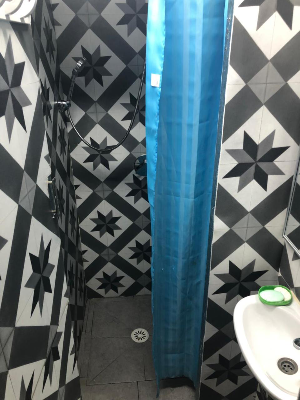 Sapir Hostel (Adults Only) Tel Aviv Esterno foto