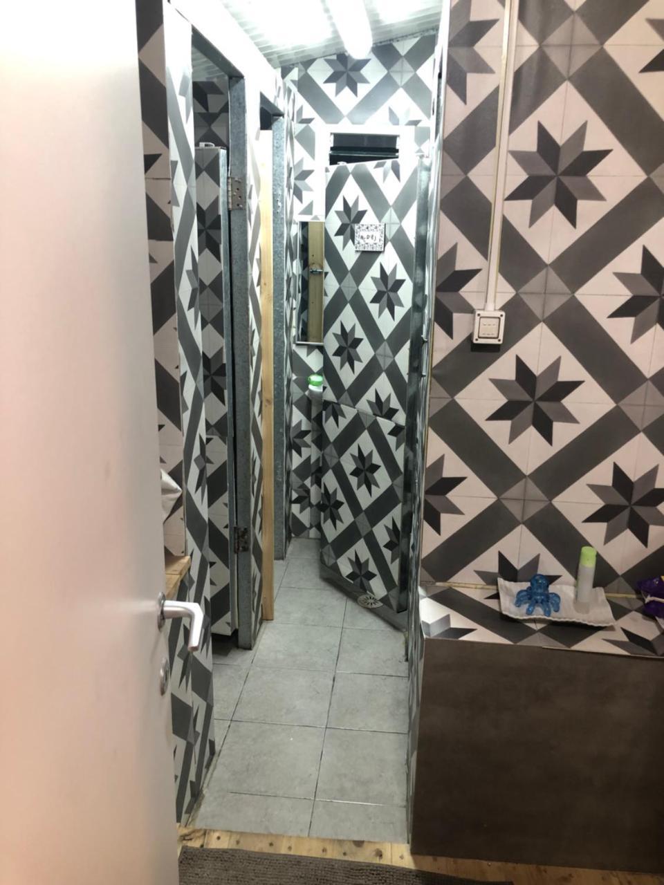 Sapir Hostel (Adults Only) Tel Aviv Esterno foto