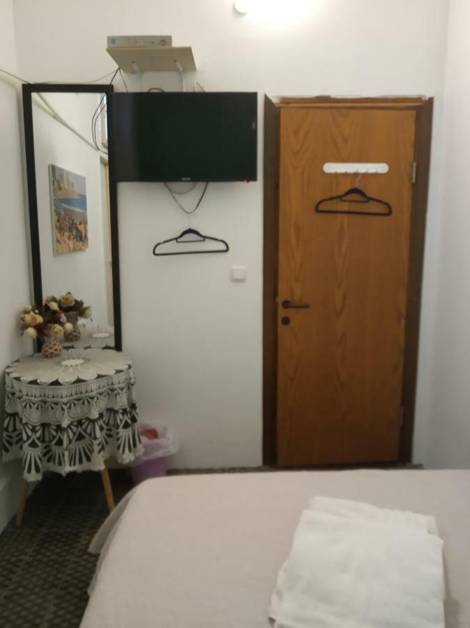 Sapir Hostel (Adults Only) Tel Aviv Esterno foto