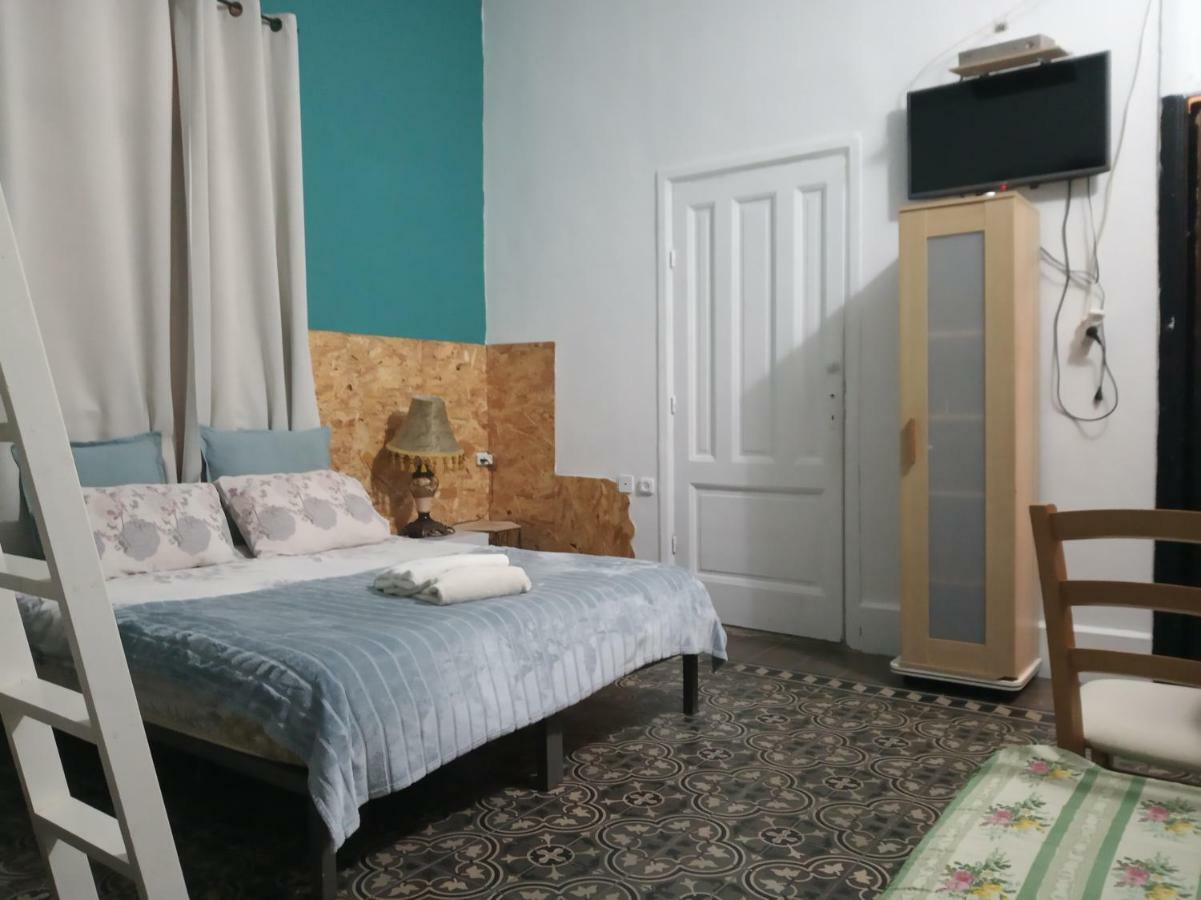 Sapir Hostel (Adults Only) Tel Aviv Esterno foto