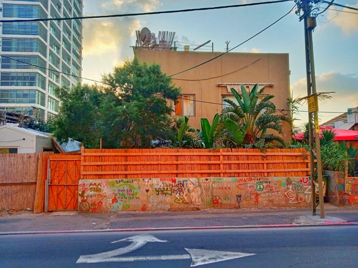 Sapir Hostel (Adults Only) Tel Aviv Esterno foto