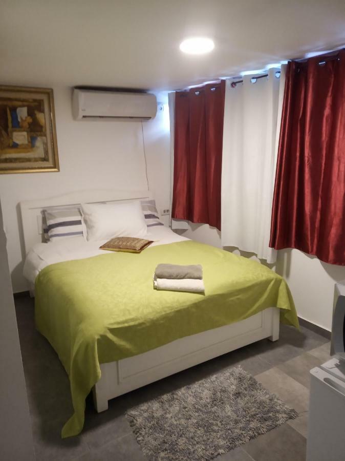 Sapir Hostel (Adults Only) Tel Aviv Esterno foto